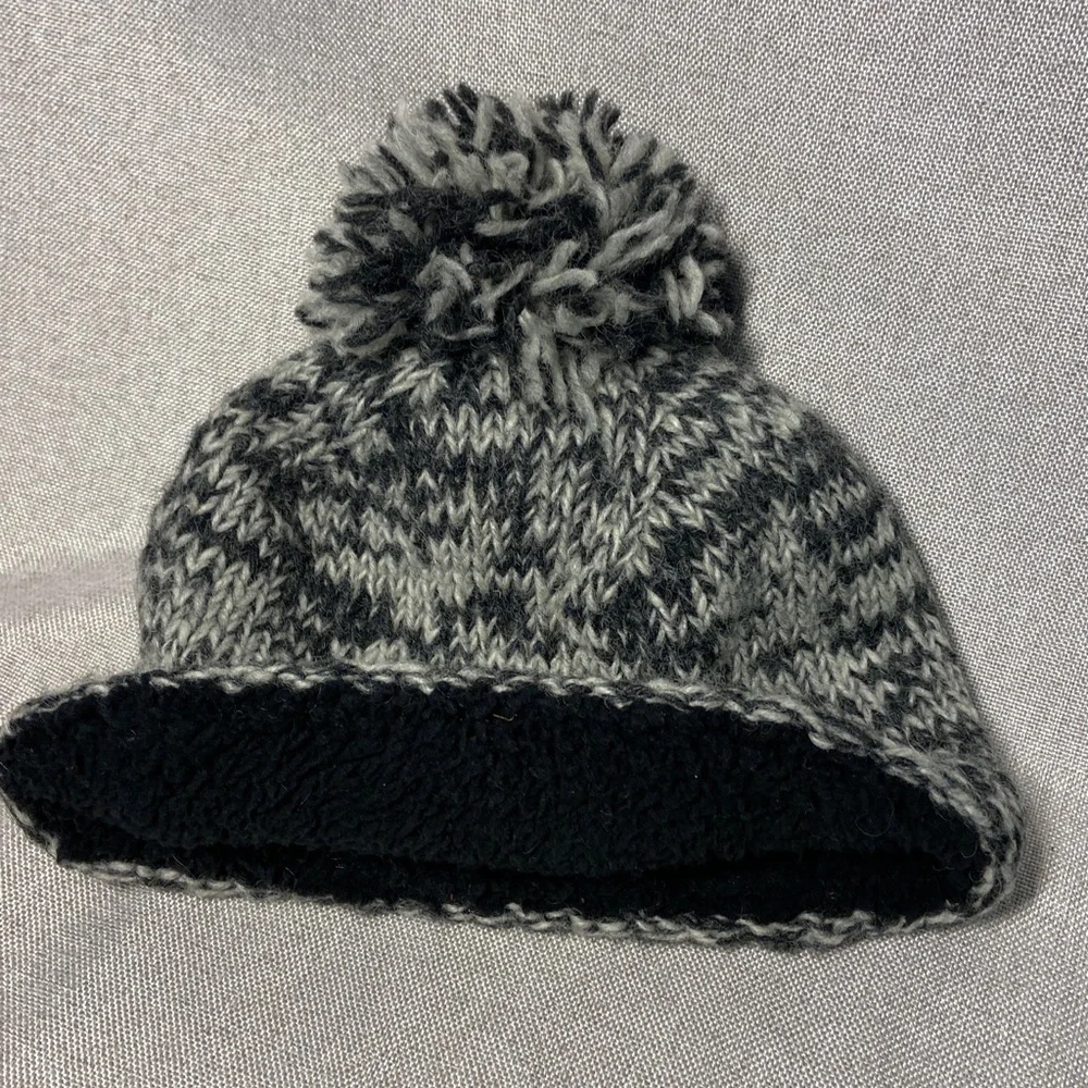 Rocky Mountain Hat Cozy Knit Pom-Pom Beanie
